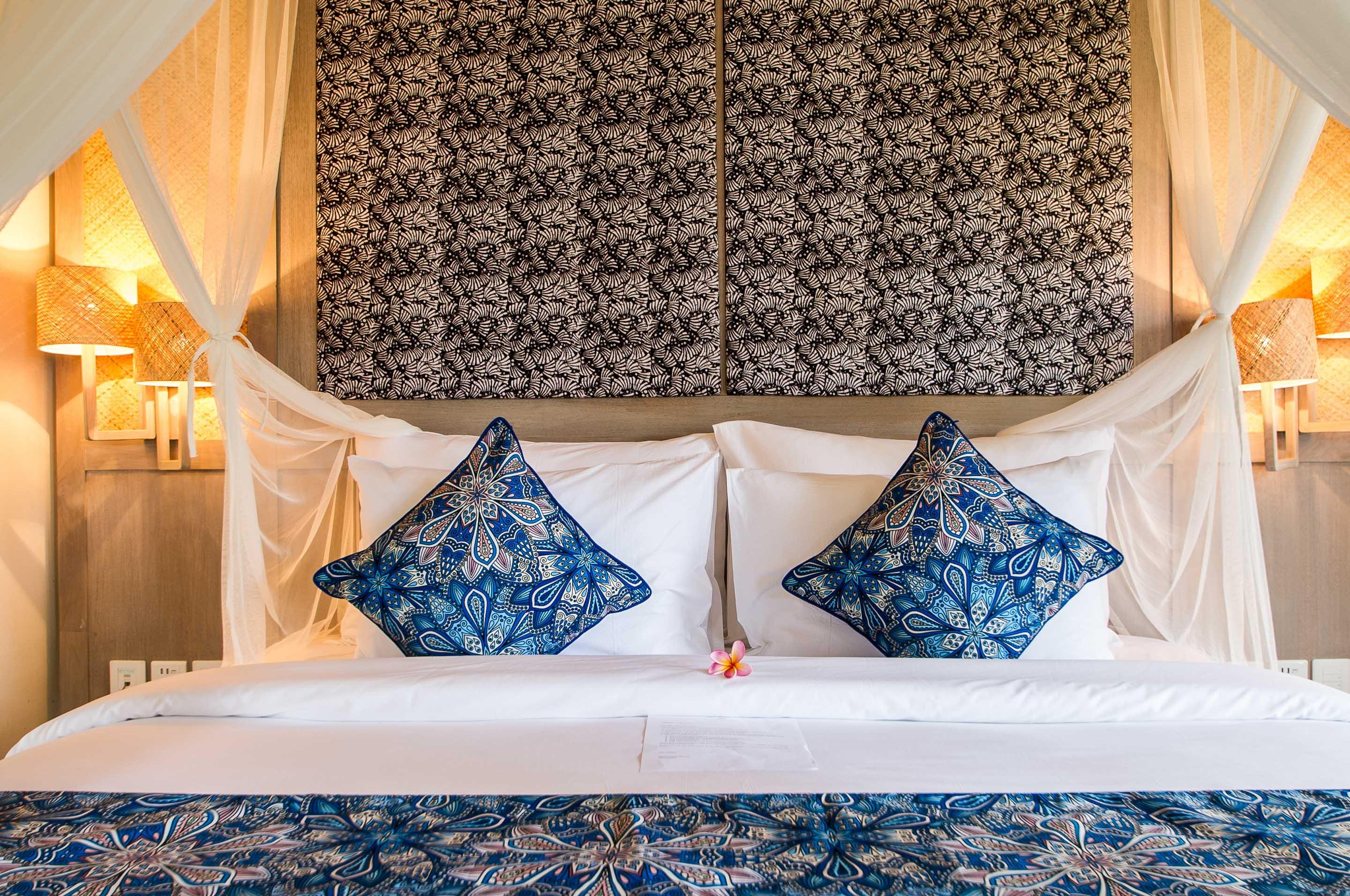 Nirwana Beach & Resort Candidasa Екстериор снимка A bed with a mosquito net