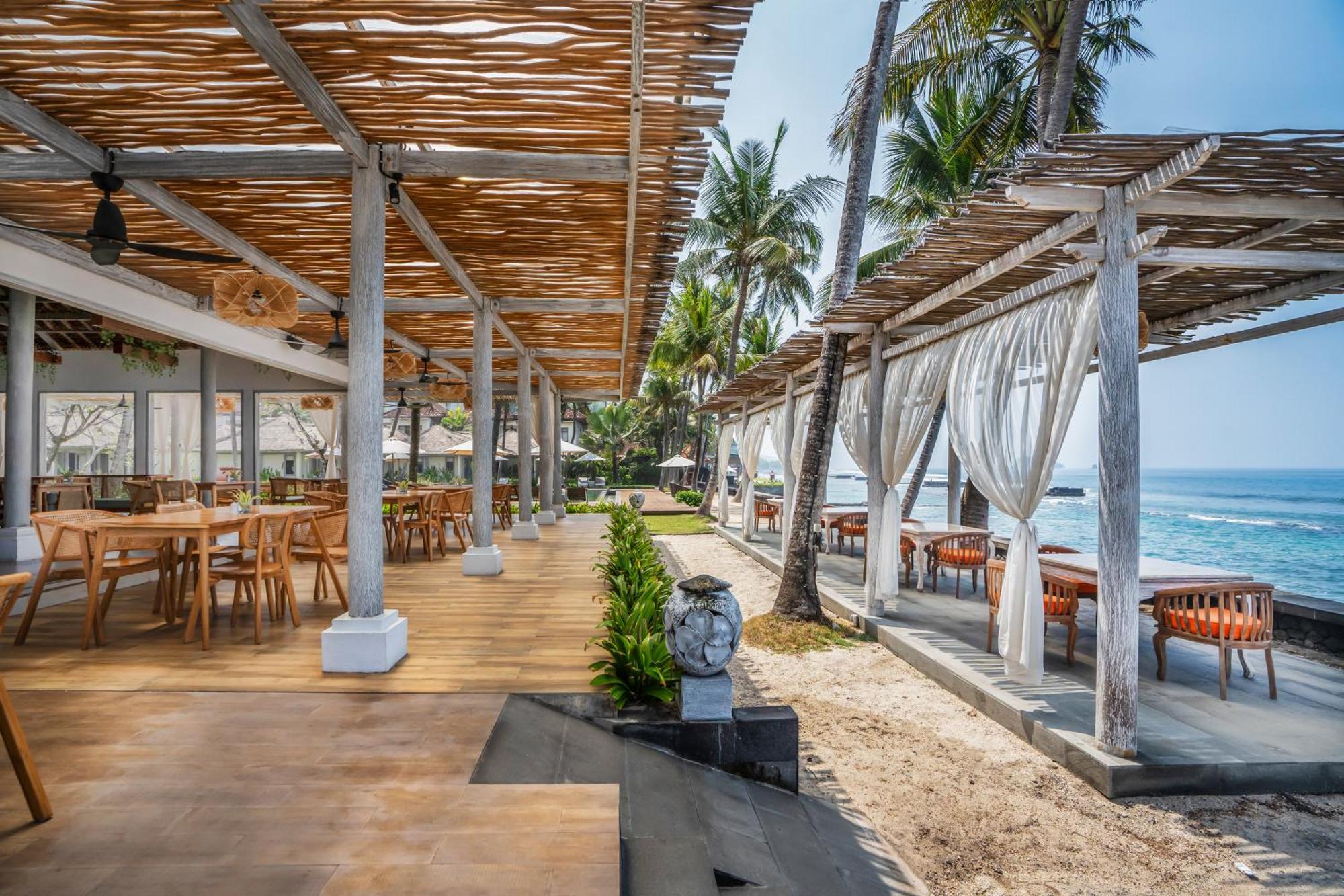 Nirwana Beach & Resort Candidasa Екстериор снимка The Beach Club
