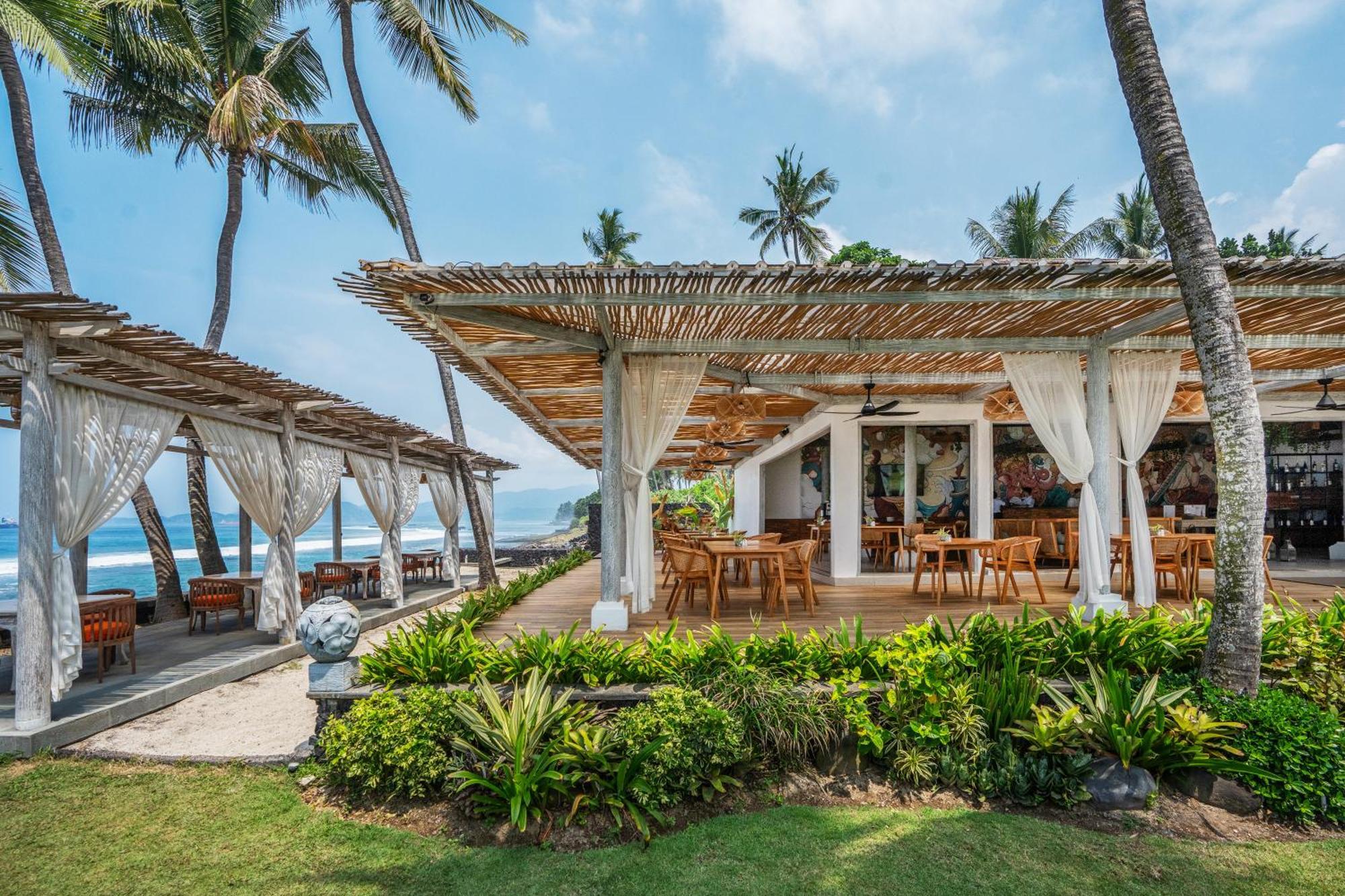 Nirwana Beach & Resort Candidasa Екстериор снимка The Beach Club