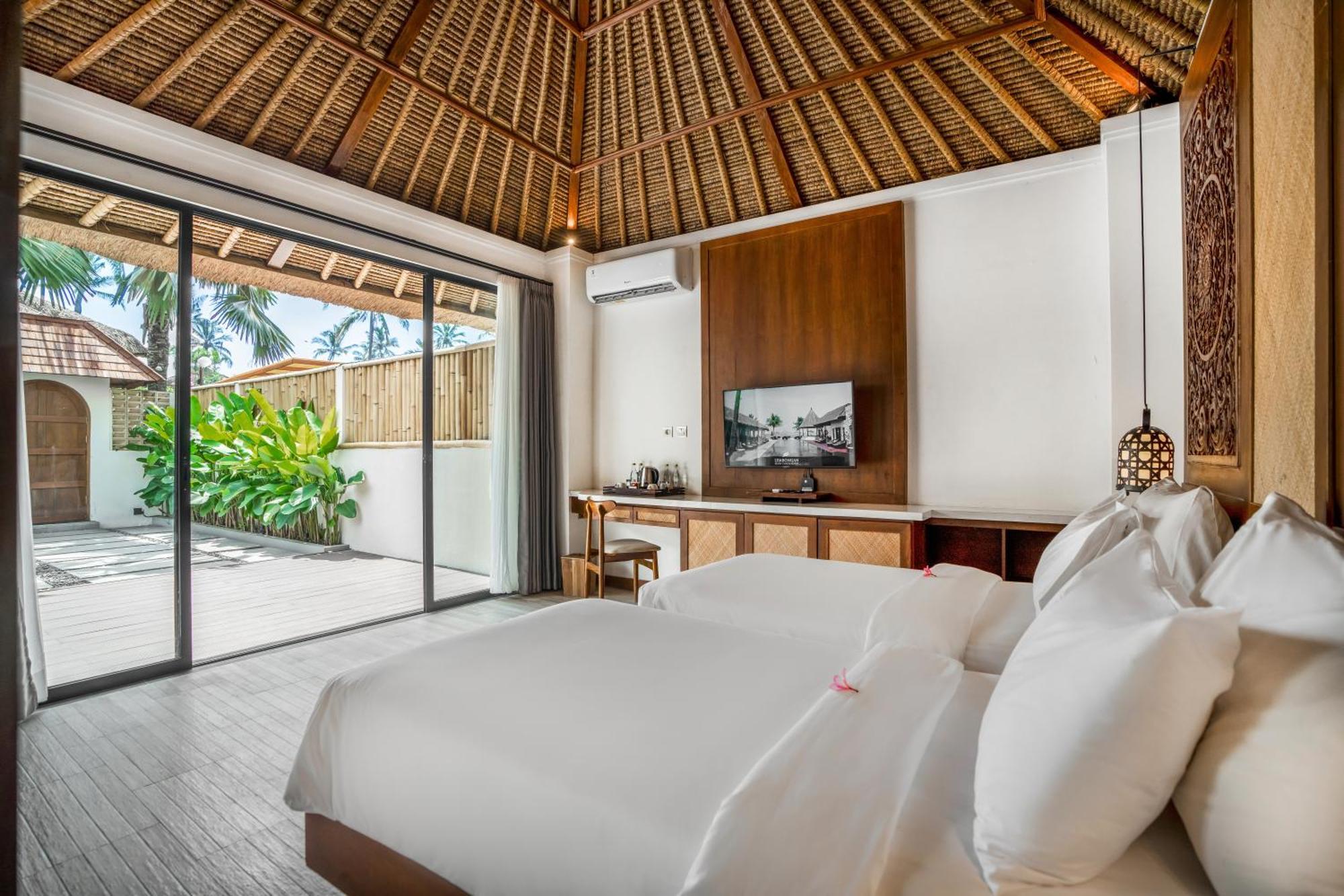 Nirwana Beach & Resort Candidasa Екстериор снимка Deluxe Beachfront Villa